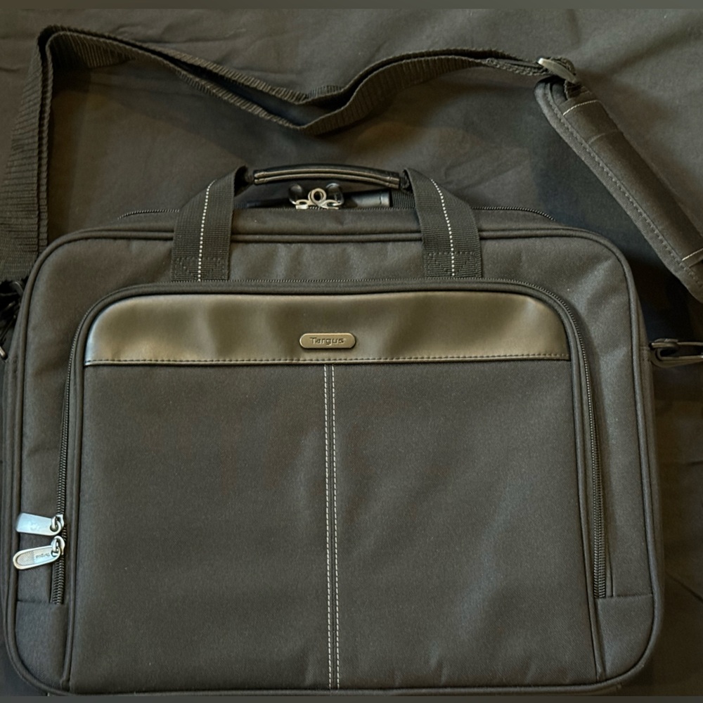 Targus black laptop bag